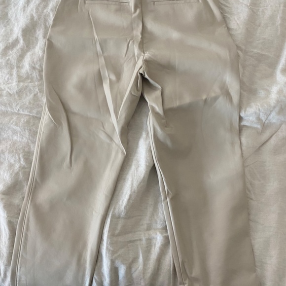 Aritzia Command Pant - Picture 5 of 9